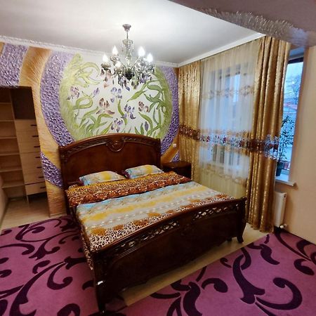 Gold Rose Apartament Chişinău Esterno foto